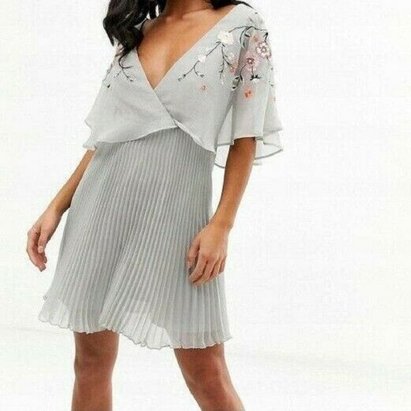 Modern ASOS Pleated Floral Embellished Open back - Picture 6 of 6